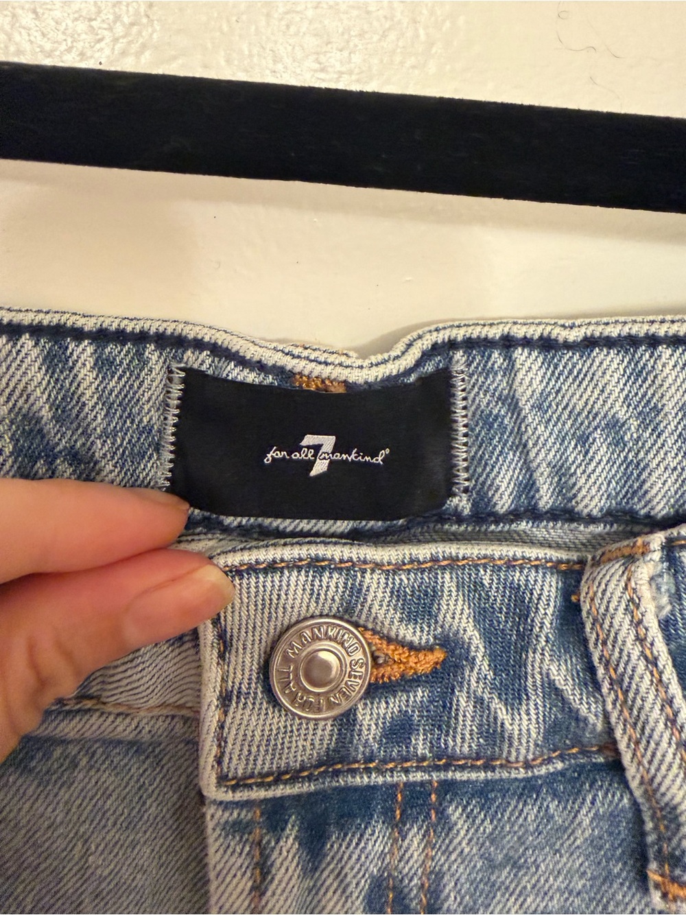 NWT: $148 7 FOR ALL MANKIND Denim Cutoff Monroe Long Shorts, Size 30 - Picture 4 of 6